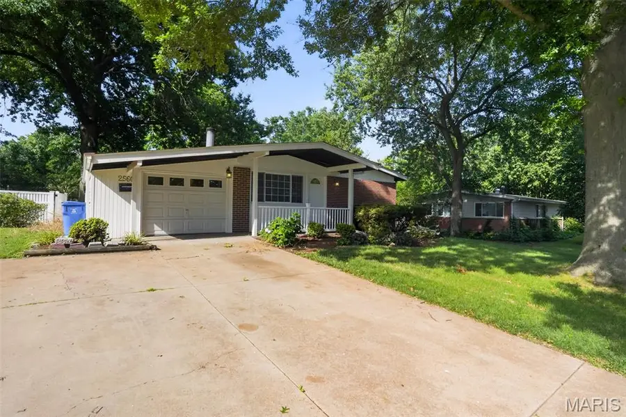 2560 Suffolk Place, Florissant, MO 63033 - #2