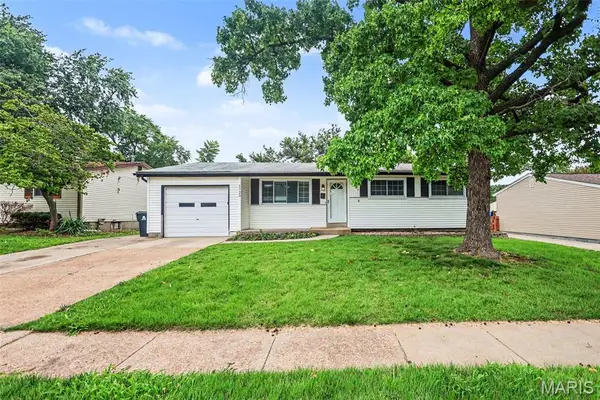 1725 Yaqui Drive, Florissant, MO 63031