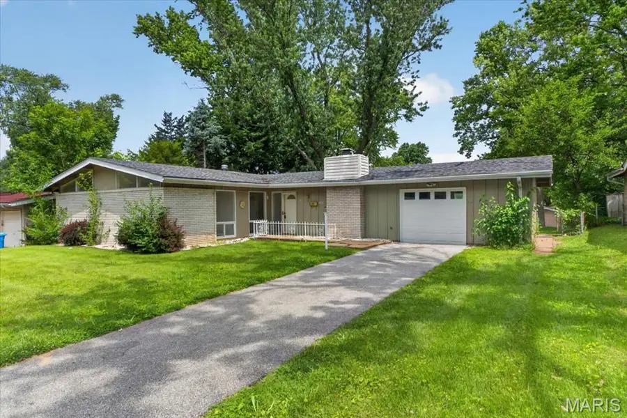 2445 Allen Drive, Florissant, MO 63033 - #2