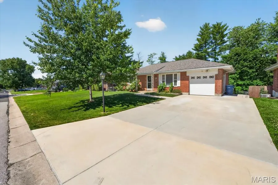 10025 Shapfield Lane, Saint Louis, MO 63123 - #3