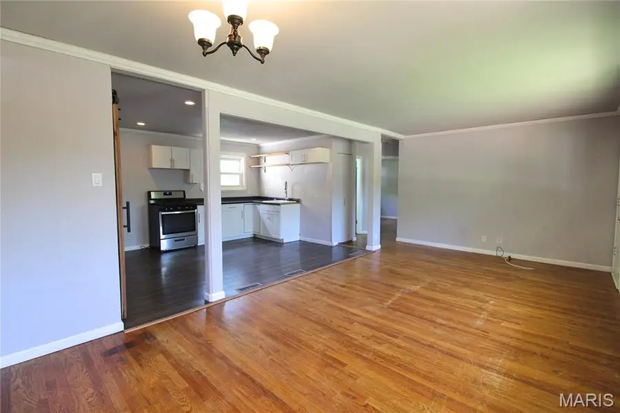 10359 Roscommon Drive, Saint Louis, MO 63123 - #3