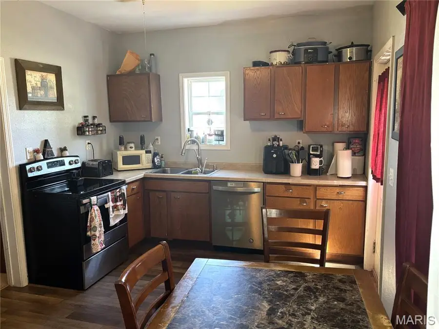 559 Alice Avenue, Greenville, IL 62246 - #3