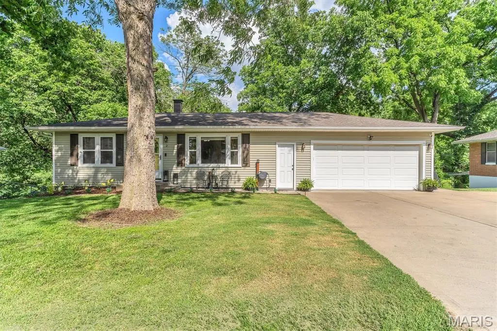 2 Pasadena Drive, Fairview Heights, IL 62208 - #1