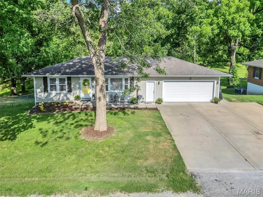 2 Pasadena Drive, Fairview Heights, IL 62208 - #2