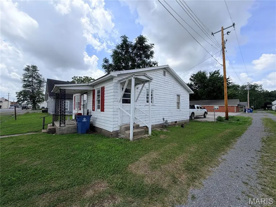 301/303 King Avenue, Portageville, MO 63873 - #2