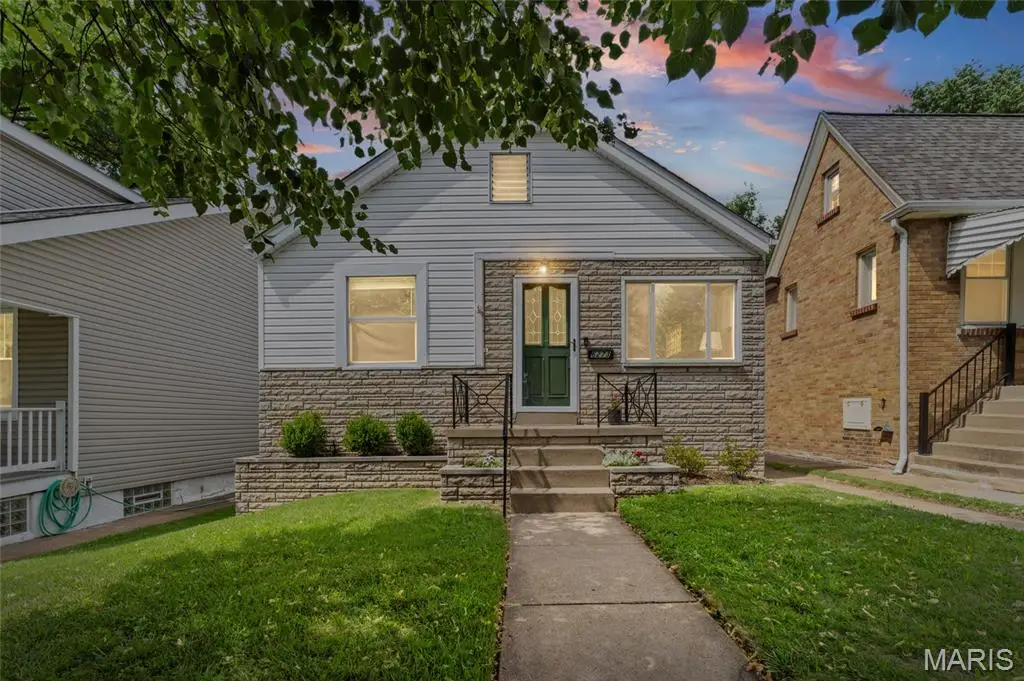 6273 Hoffman Avenue, Saint Louis, MO 63139 - #1