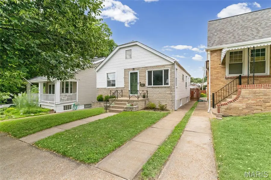 6273 Hoffman Avenue, Saint Louis, MO 63139 - #3