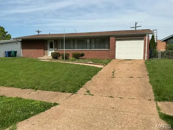 1665 Turf Lane, Florissant, MO 63033