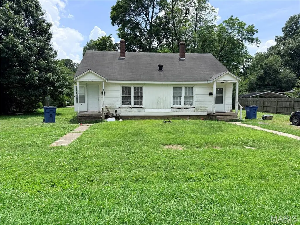 305/307 W 4th Street, Portageville, MO 63873 - #1