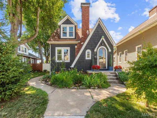 18 S 52nd Street, Belleville, IL 62226