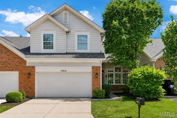 16816 Chesterfield Bluffs Circle, Chesterfield, MO 63005