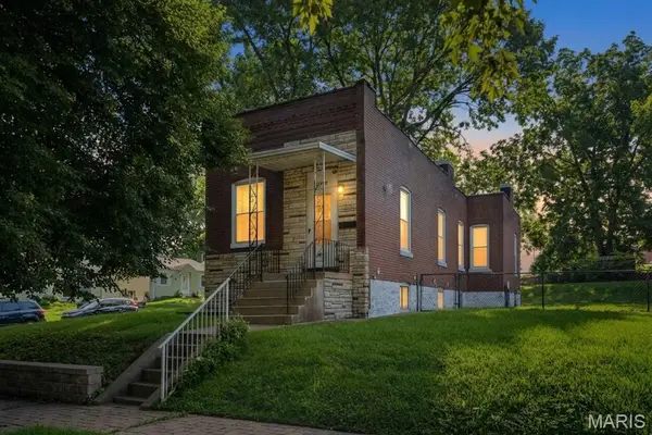 3202 Regal Place, St Louis, MO 63139