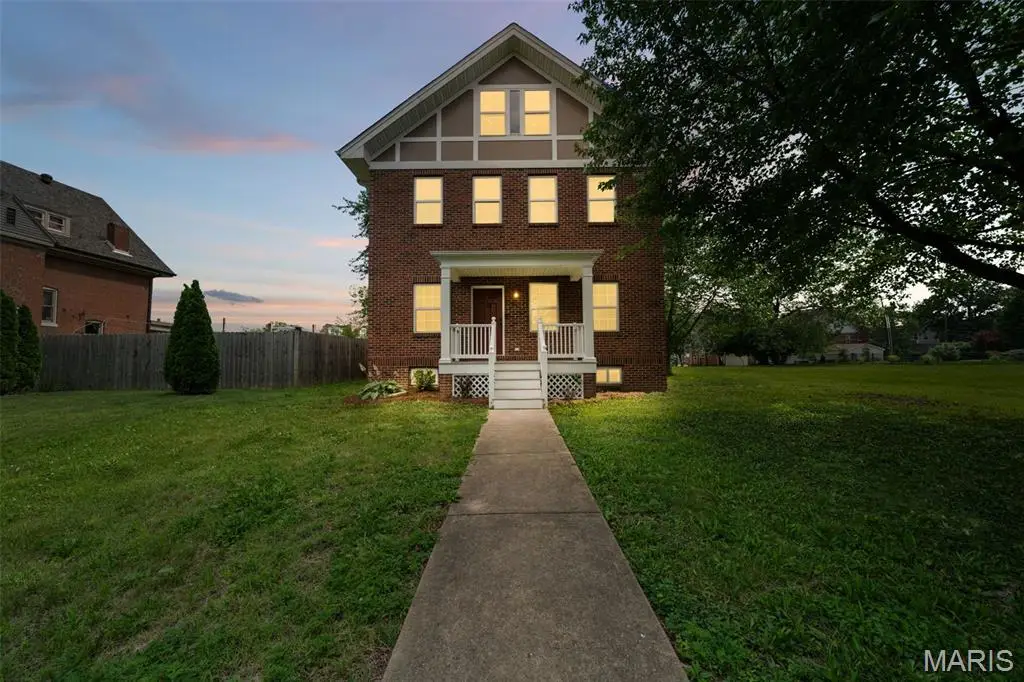 5972 Cates Avenue, Saint Louis, MO 63112 - #1