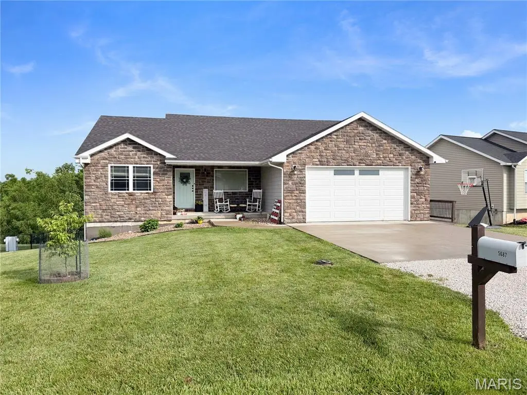 5687 Clear Creek Rd, Hannibal, MO 63401 - #1