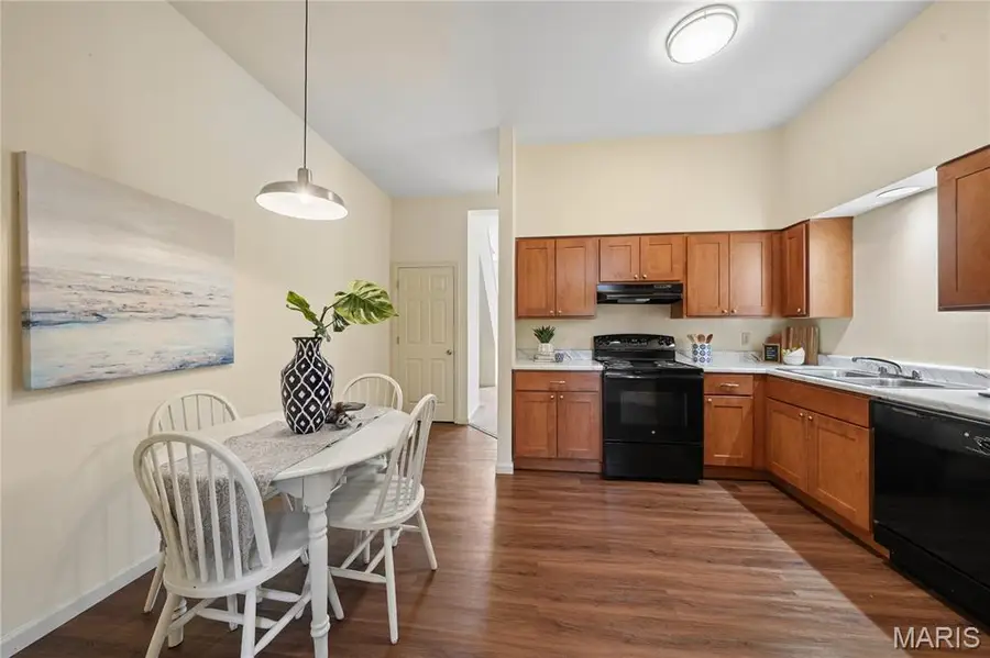 906 Russell Boulevard, Saint Louis, MO 63104 - #3