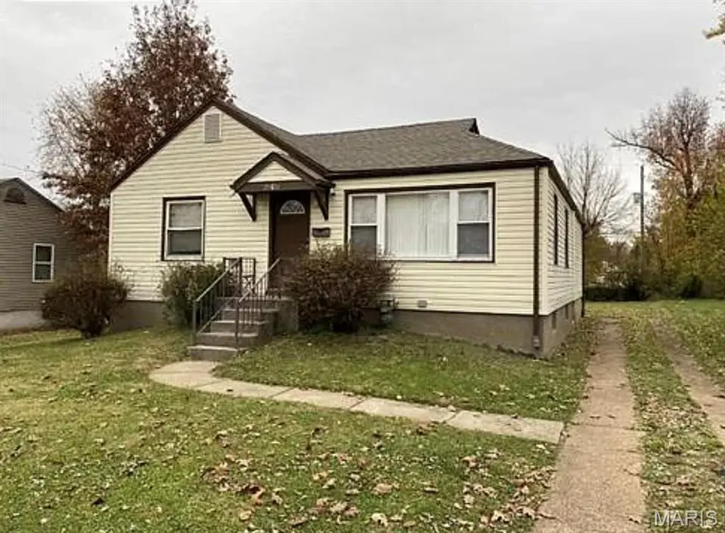 6010 Napier Drive, Saint Louis, MO 63134 - #1