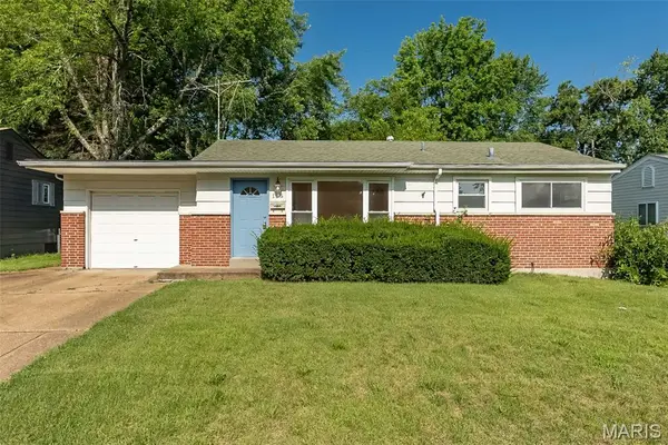155 Lynn Meadows Lane, Florissant, MO 63033