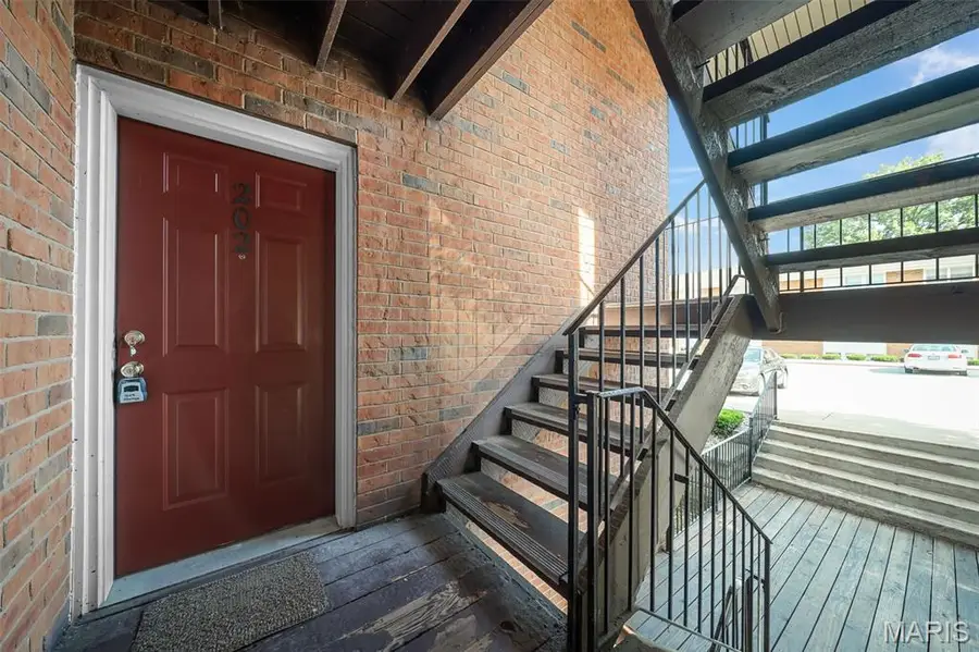 1946 Greenpoint Drive #202, Saint Louis, MO 63122 - #2