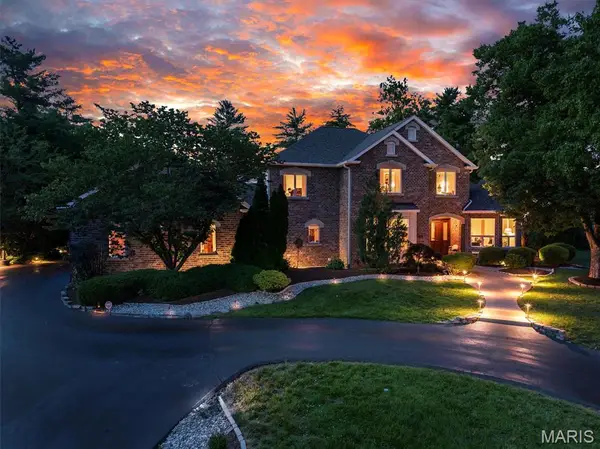 845 Coulange Court, Creve Coeur, MO 63141