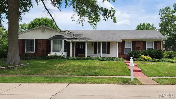 2900 Heatherton Drive, Florissant, MO 63033