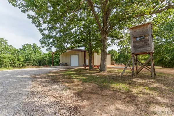 25585 Misty Oak Drive, Lebanon, MO 65536
