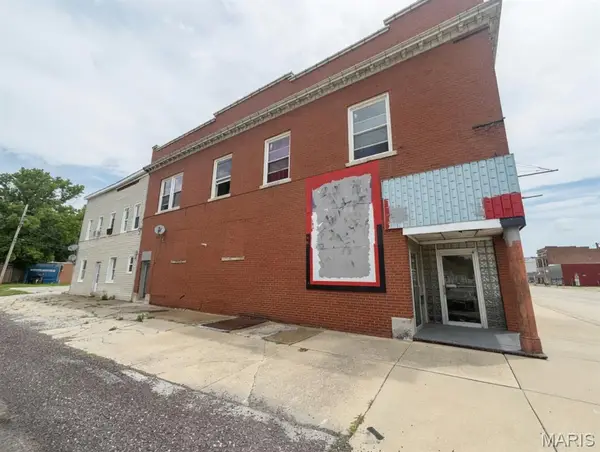 321 W Main Street, Staunton, IL 62088