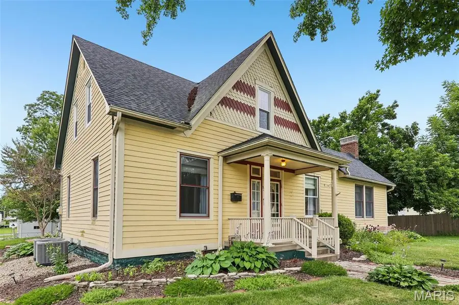 320 N Jefferson Street, Trenton, IL 62293 - #2