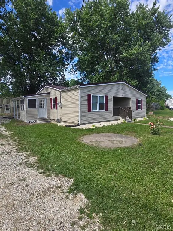 405 W Hanson Street, Bowling Green, MO 63334 - #1