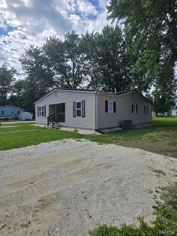405 W Hanson Street, Bowling Green, MO 63334 - #3
