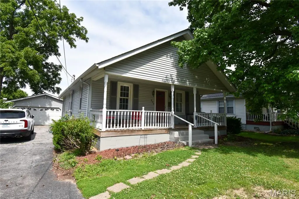 208 Wisconsin Avenue, Alton, IL 62002 - #1