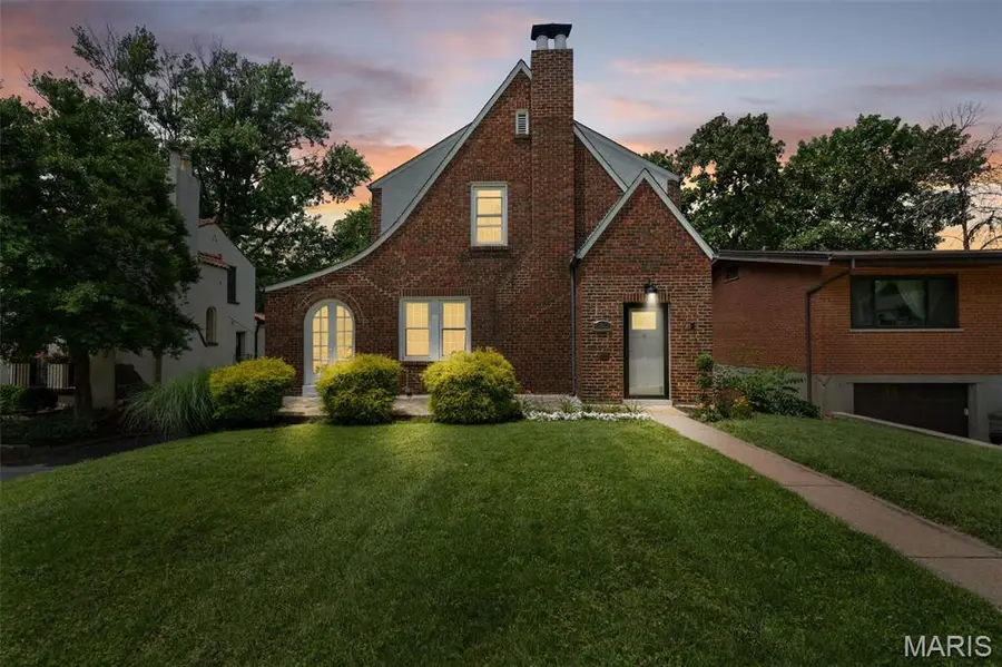 543 N Central Avenue, University City, MO 63130 - #2