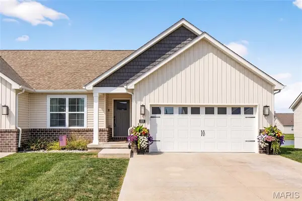 820 Applewood Creek Drive, Fairview Heights, IL 62208
