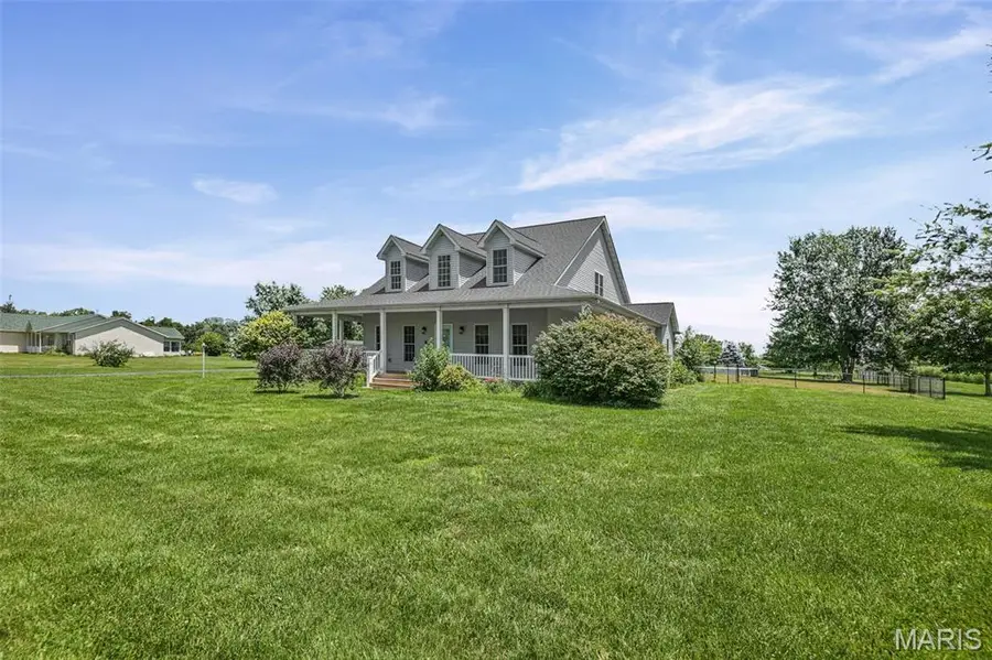 2100 Steinkoenig School Road, Highland, IL 62249 - #3