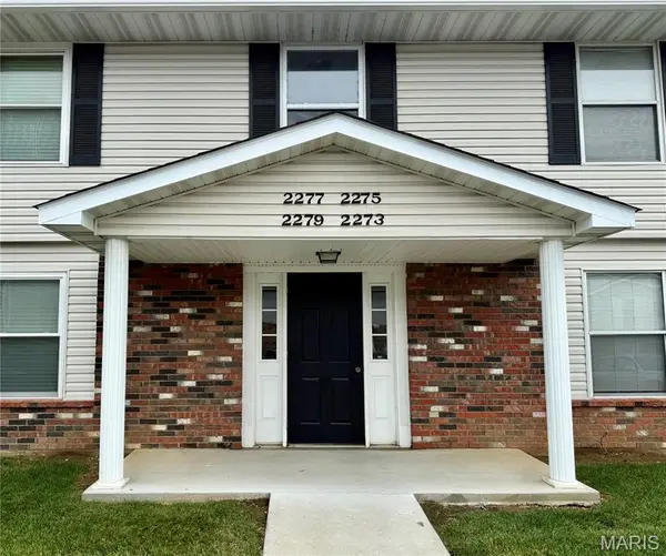 2279 Highland Hill Drive #H, St Peters, MO 63376