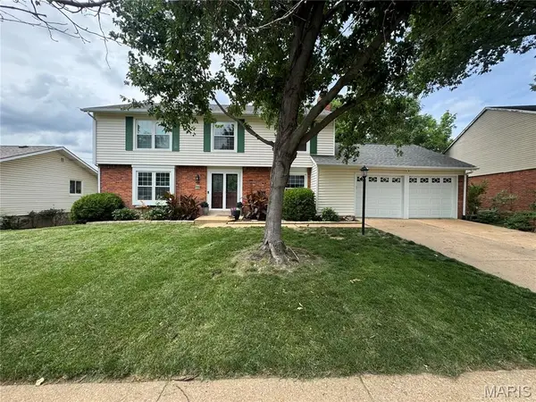 11747 Summerhaven Drive, St Louis, MO 63146