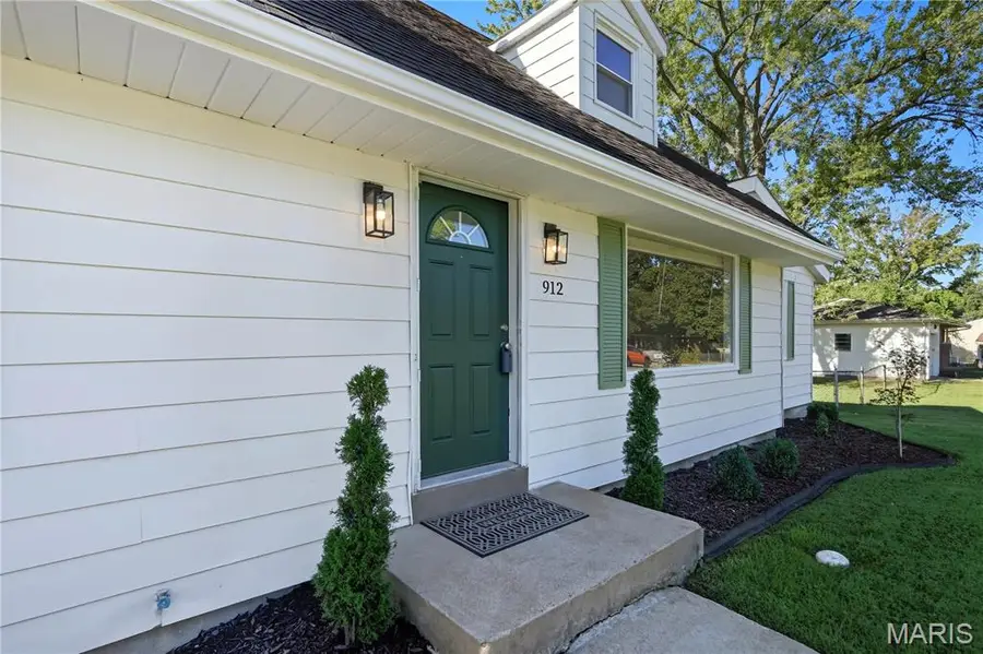 912 Burgos Street, Saint Louis, MO 63138 - #2