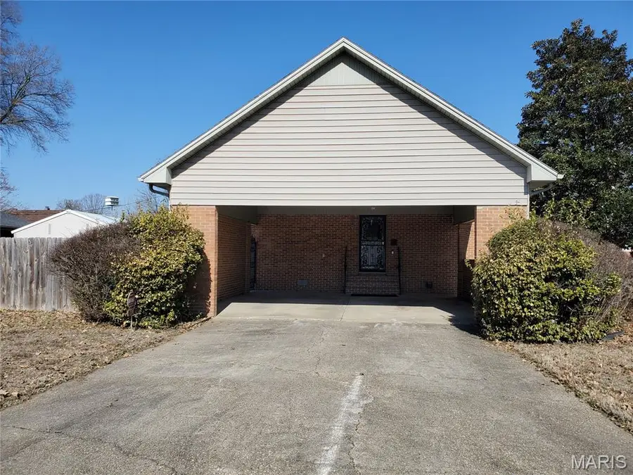 100 N Clayton Street, Charleston, MO 63834 - #3