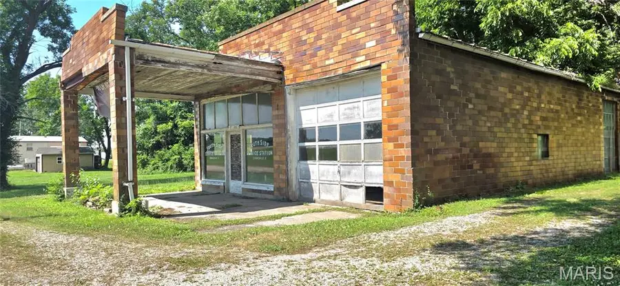 411 Church Street, Evansville, IL 62242 - #2