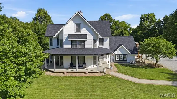 2838 Woodson Drive, Columbia, IL 62236