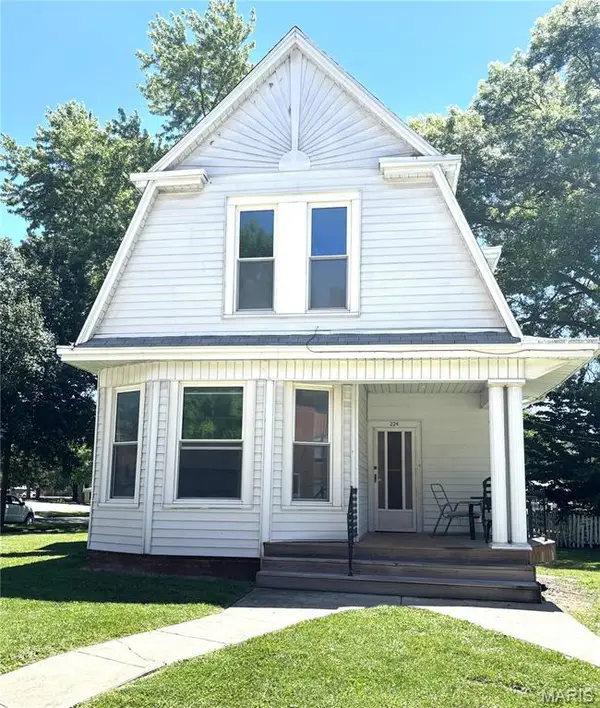 224 N Elm Street, Greenville, IL 62246
