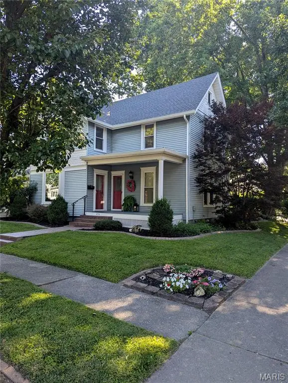 404 La Due Place, Greenville, IL 62246