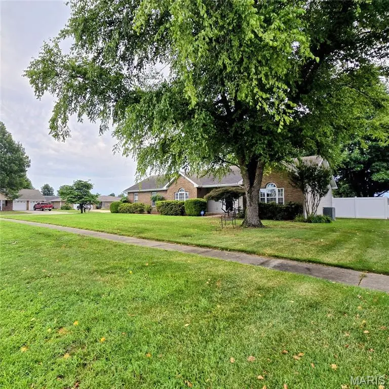 837 Woodruff Avenue, Sikeston, MO 63801 - #3