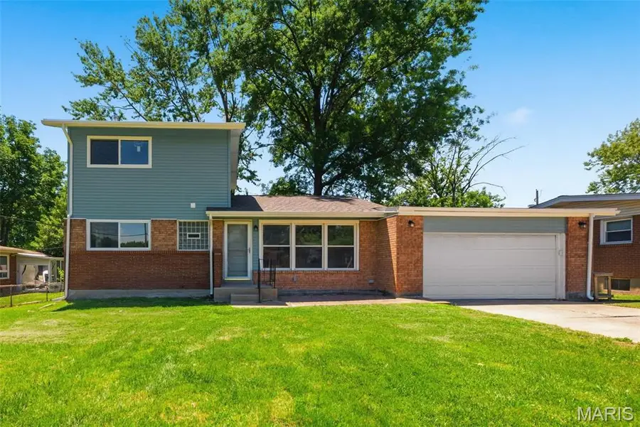 8906 Seneca Avenue, Overland, MO 63114 - #3