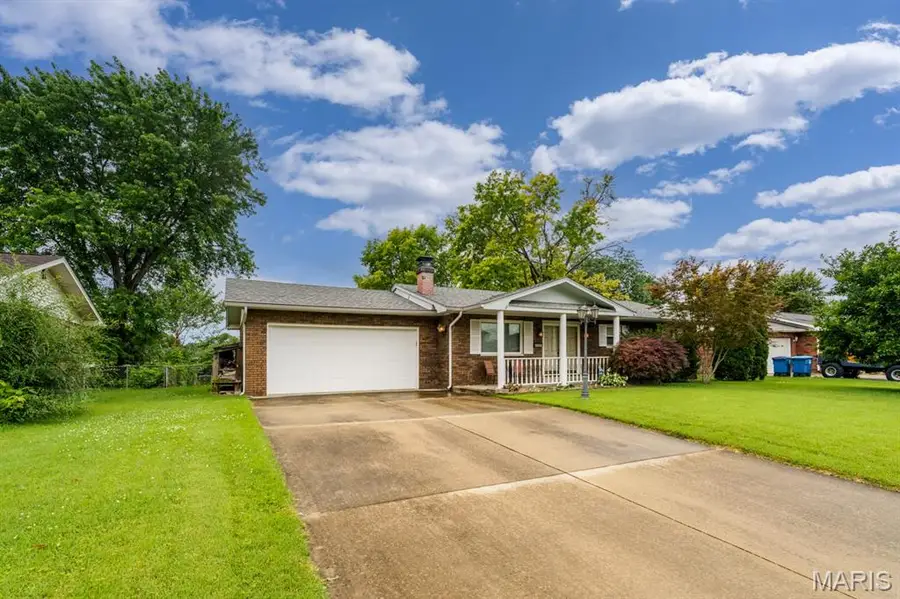 2560 Stratford Lane, Granite City, IL 62040 - #2
