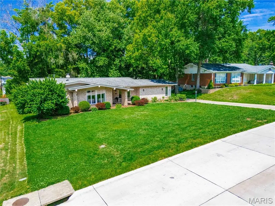 341 Elmcrest Drive, Ballwin, MO 63011 - #2