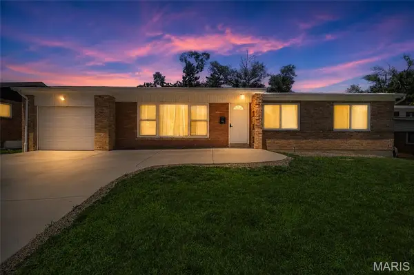 7929 Glenside Place, University City, MO 63130