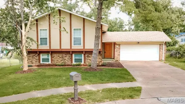 367 Napoli Court, Ballwin, MO 63021