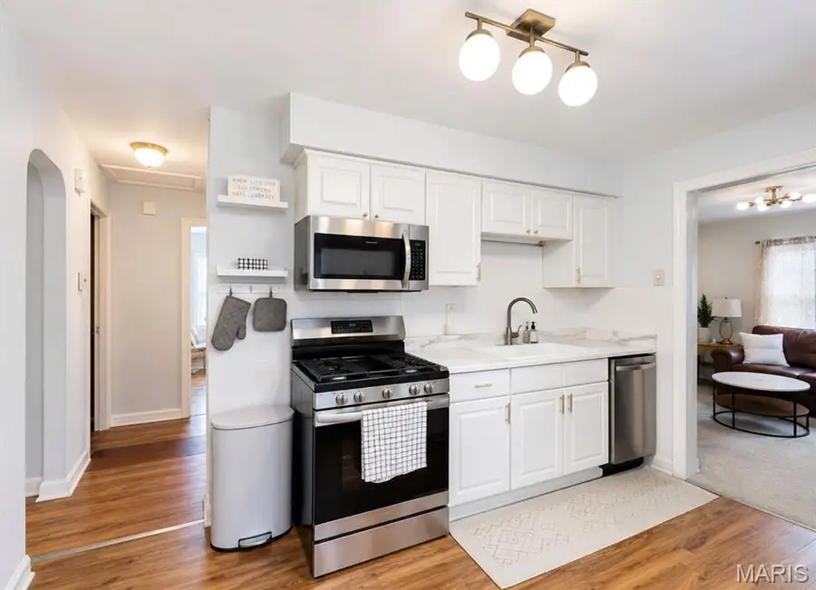5262 Fairview Avenue, Saint Louis, MO 63139 - #3