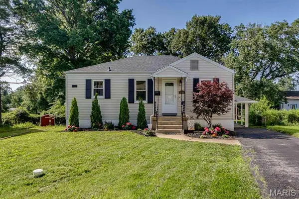 10304 Eaglewood Avenue, St Louis, MO 63114