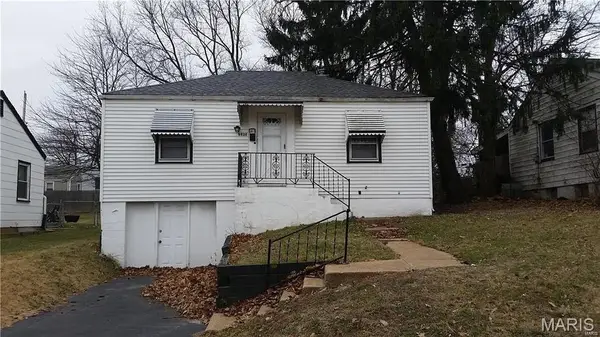 9934 Lackland Road, Overland, MO 63114